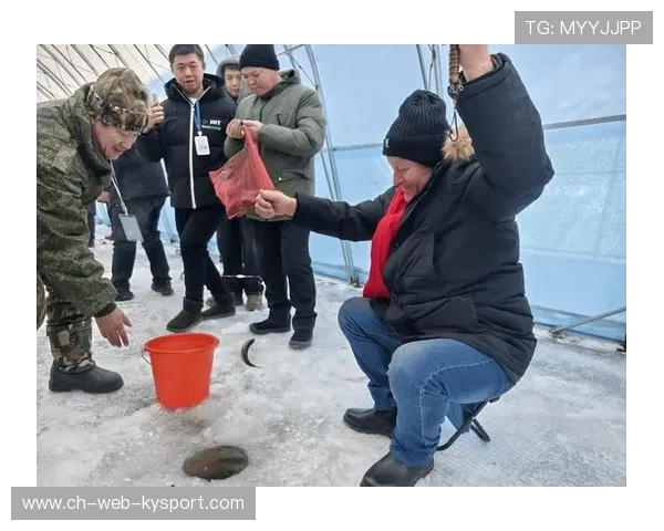 _极地冰钓大赛：冰天雪地中的钓鱼挑战_，冰钓鱼获